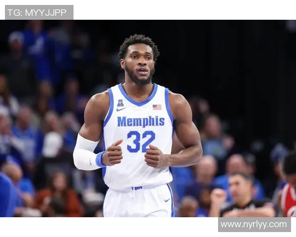 独行侠官宣签下实力内线,球迷期待新赛季表现 独行侠官宣签下实力内线,球迷期待新赛季表现