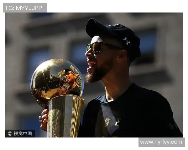 巅峰对决！库里表现出色，勇士抢先一步拿下总冠军