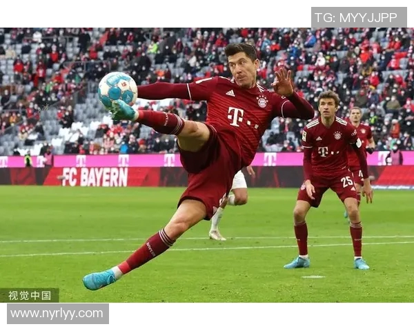 莱万破门,拜仁取得重要胜利! 莱万破门,拜仁取得重要胜利!