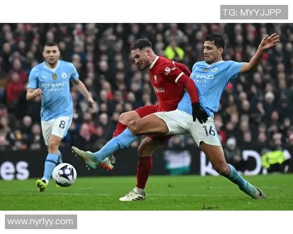 曼城主场取胜暂登英超榜首，利物浦惨遭逆转错失机会